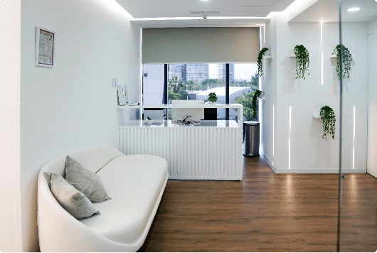 Picture of a clinic with white sofa