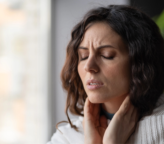 Woman pain neck